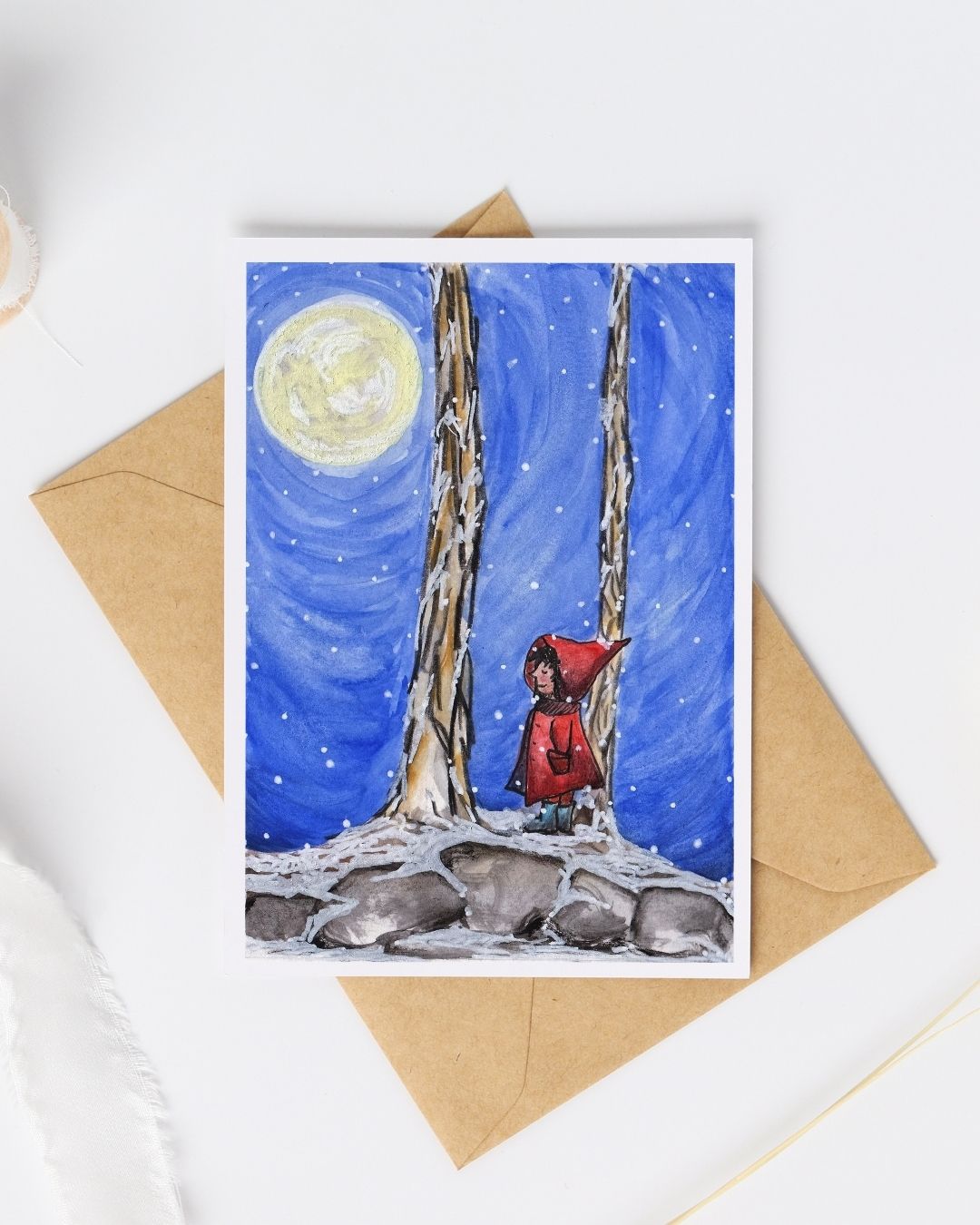 Postkaart - Roodkapje in de sneeuw